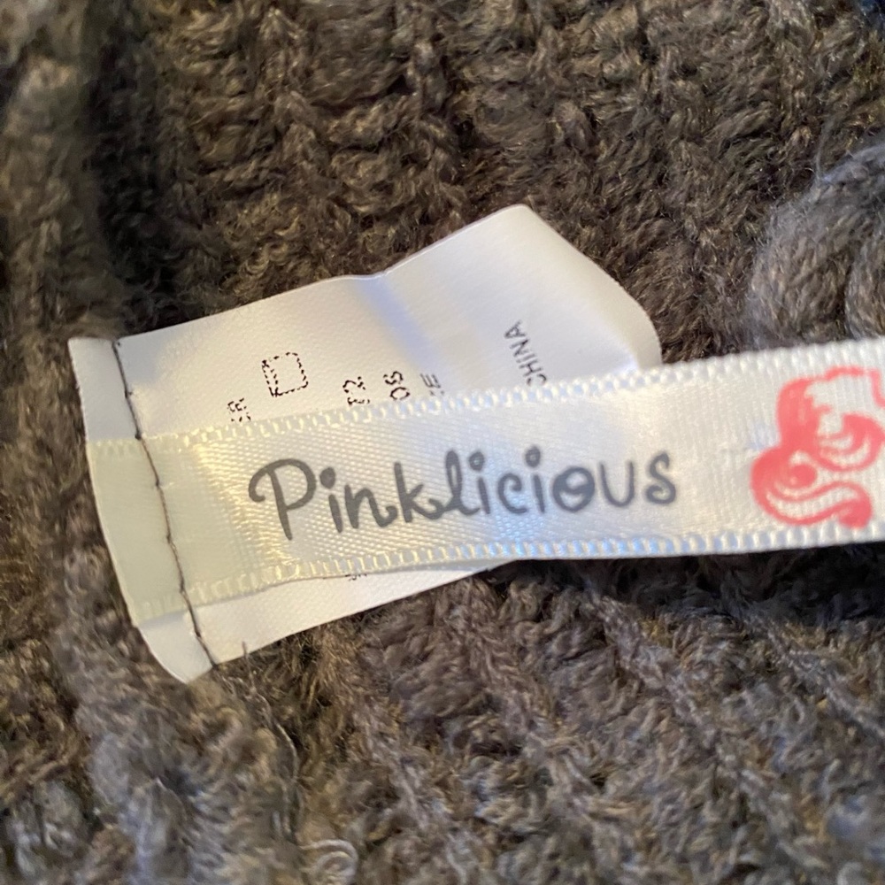 Poncho - Picture 5 of 6